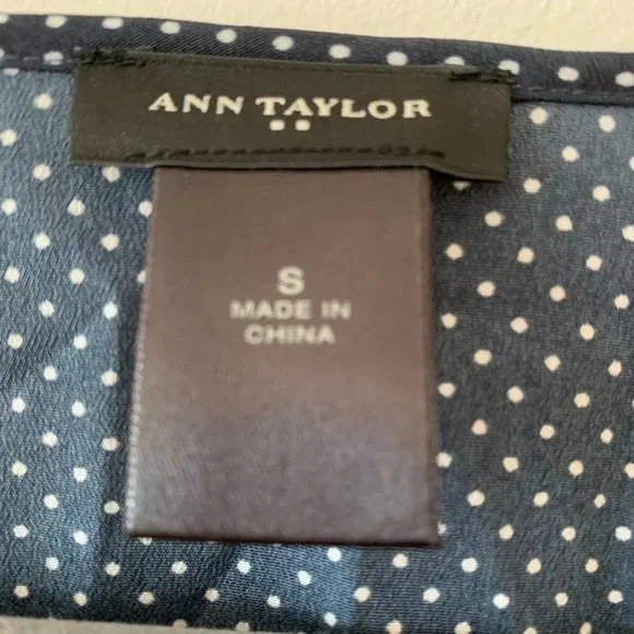 Ann Taylor Navy Microdot Popover Tunic Lace Woman’s Size Small Spring Top Preppy - Picture 4 of 10